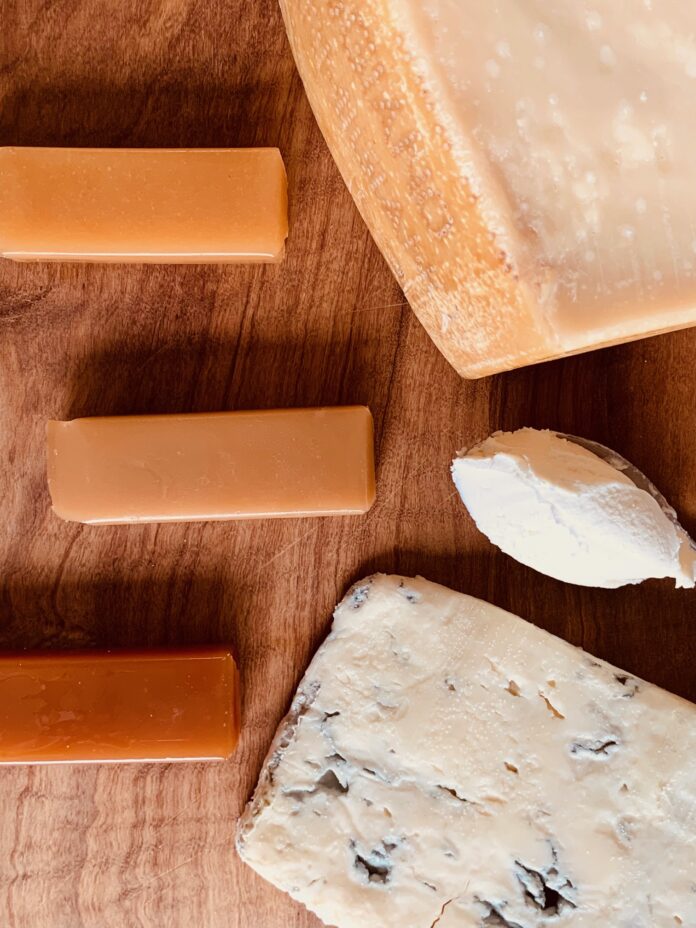 【新商品】世界チーズ商会からイタリア産チーズがたっぷり配合された「CHEESE羊羹」3フレーバーが登場！のメイン画像