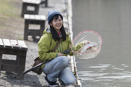 東京サマーランドのスポーツフィッシングエリア「FISH　UP　秋川湖」2021年シーズン解禁！！のメイン画像