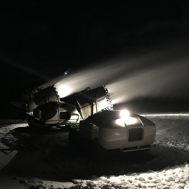 栃木で冬の訪れを告げる風物詩　人工降雪設備のテスト開始のサブ画像4_夜間作業