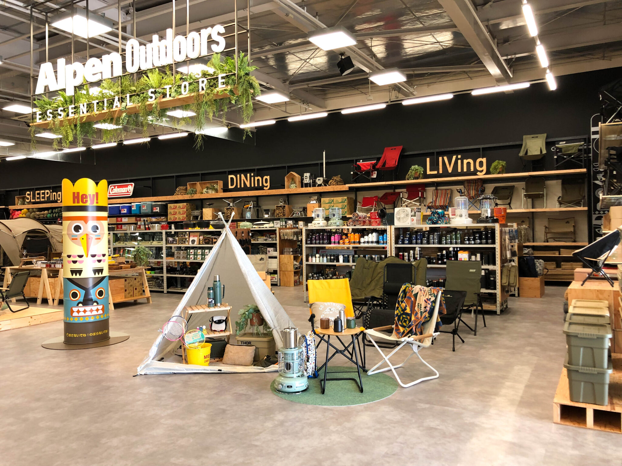 「AlpenOutdoors ESSENTIAL STORE 徳島藍住店」がスポーツデポ 徳島藍住店内のショップインショップとして11月3日に
