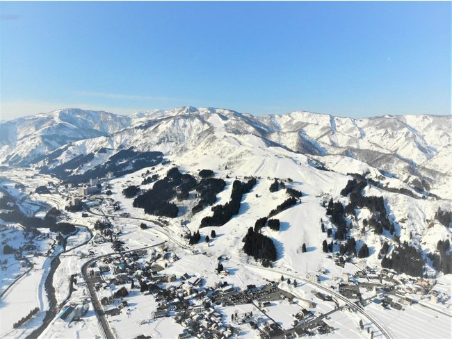 スキーシーズン到来！　石打丸山スキー場12/17(金)オープン2021/2022シーズン　注目のトピックスのサブ画像1_石打丸山スキー場(全景)