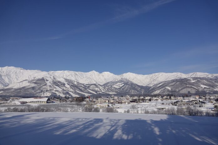 2021-2022　SNOWシーズン　白馬村のスキー場は、国内では最も早い時期での100％天然雪ゲレンデがスタートしました。のメイン画像