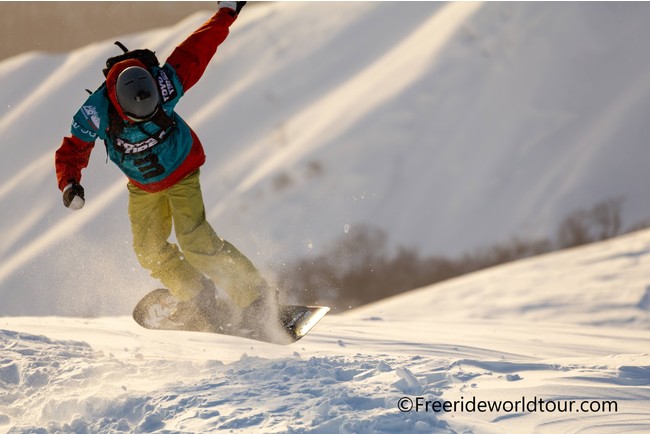 唯一無二のフリーライドスキー・スノーボード大会「Freeride World Tour 2022」　全戦の放送/配信決定！のサブ画像1_世界的ライダーが魅せるエクストリームな滑りは必見。