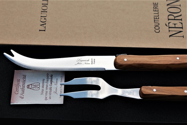 天然オリーブハンドルのチーズナイフとフォークのセット　ギフトにも最適なハイグレード紙製ＧＩＦＴ箱いりのサブ画像3