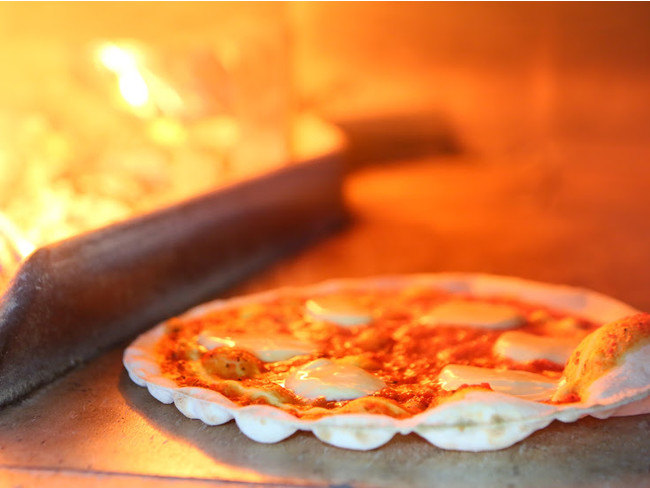 【白馬村】最高のパウダースノーと冬ならではのアクティビティのサブ画像3_Hakuba47 ルイスのピザは最高
