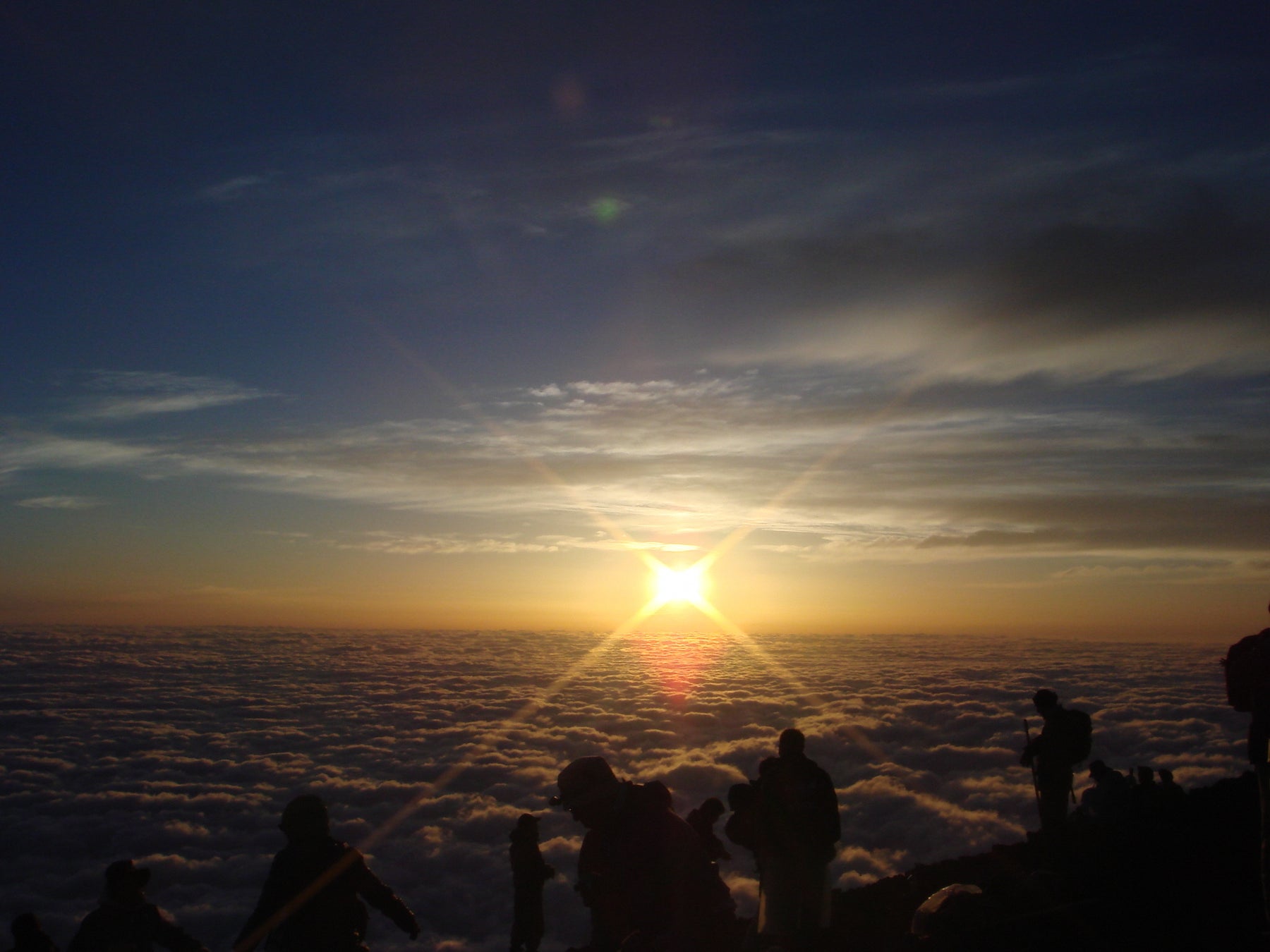 海抜０ｍ からの挑戦！「富士山登山ルート３７７６」のサブ画像3_御来光