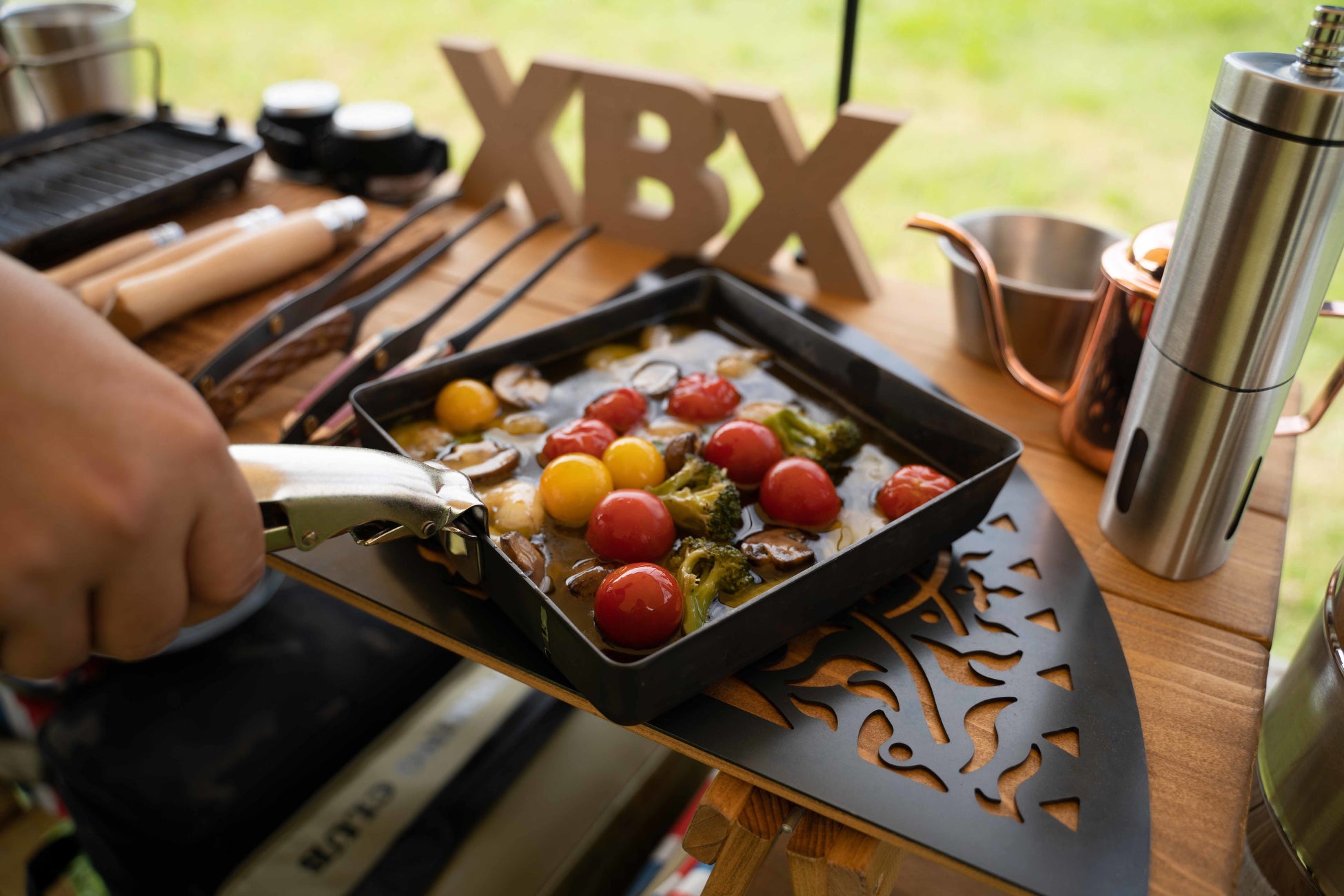 関西発アウトドア&ハウスギアブランド「xBx」が第一弾の新作を発表  10の特徴を持つ今までに無い全く新しい耐熱型ウッドテーブル『Xross Wood Table～クロス・ウッド・テーブル～』のサブ画像7