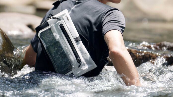 【IPX7防水対応】bitplay ・AquaSeal Active 防水スリングバッグ発売開始のお知らせのメイン画像
