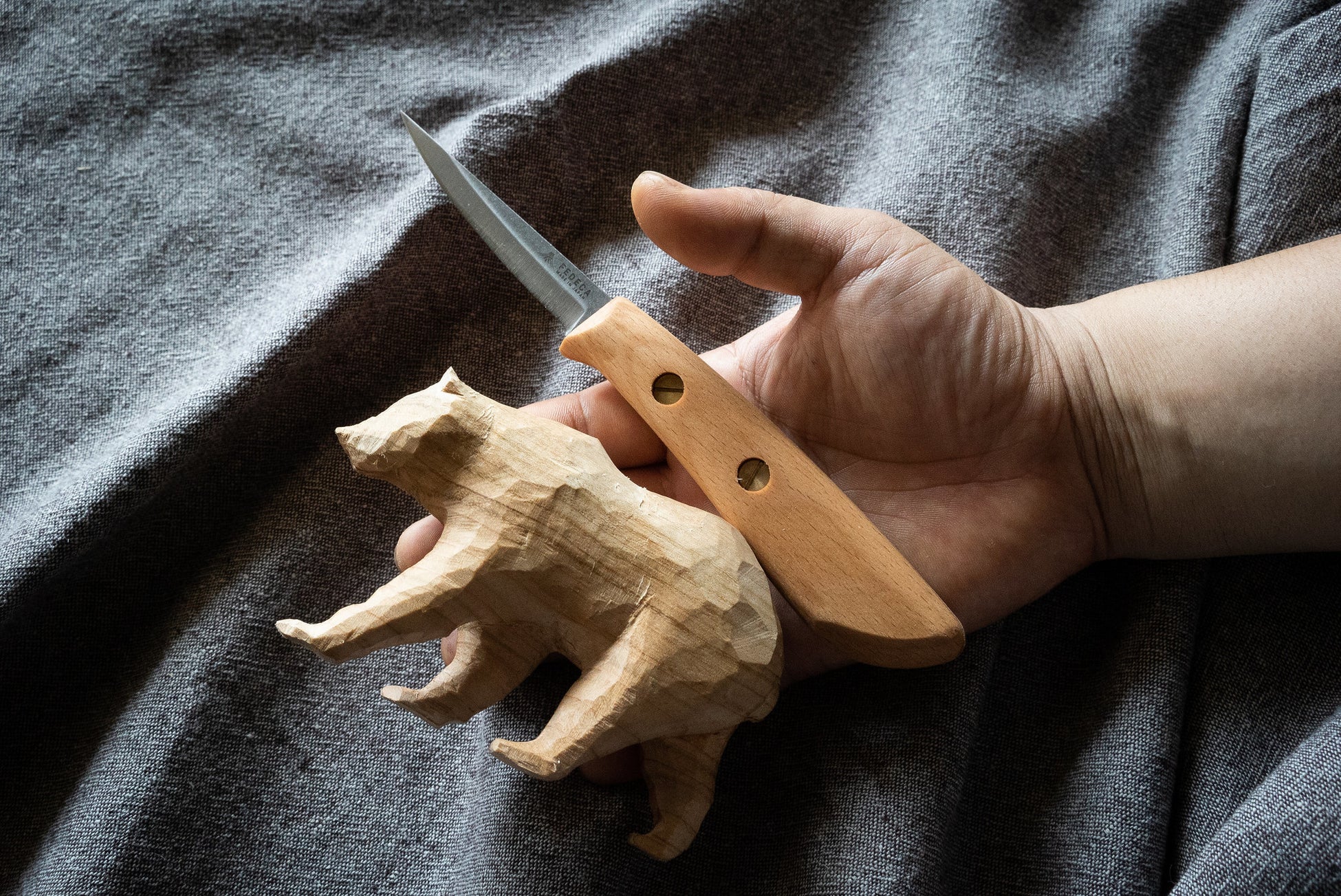 ソロキャンプの1人時間に。木彫りで心を整える、ナイフから木彫り熊キットまでラインナップしたFEDECAの「THE KIBORI」シリーズ。のサブ画像2