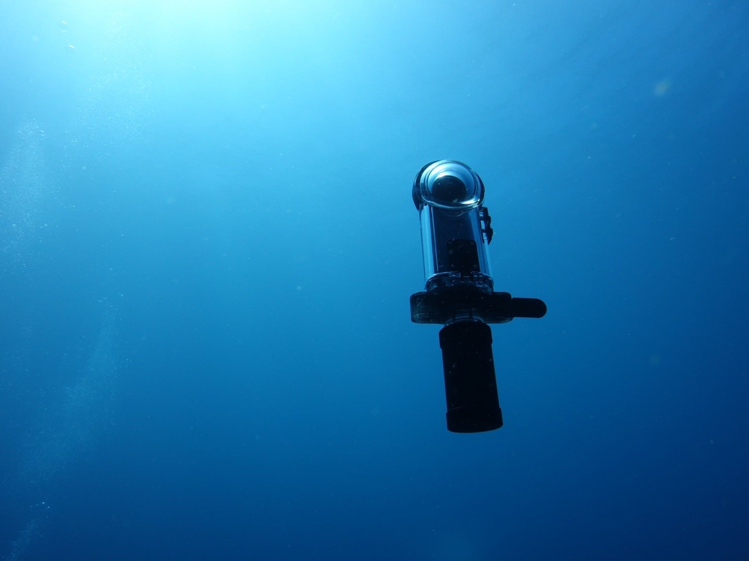 360度カメラを水中でより使いやすく　浮力調整器「STAYTHEE」を開発のサブ画像2
