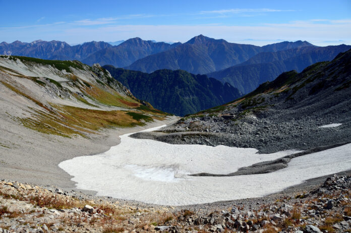 日本で氷河を見られるのはここだけ！立山氷河を巡る登山ツアーを開催。マムートの160周年を記念した登山ツアー第2弾応募開始！７月１日より応募受付開始のメイン画像