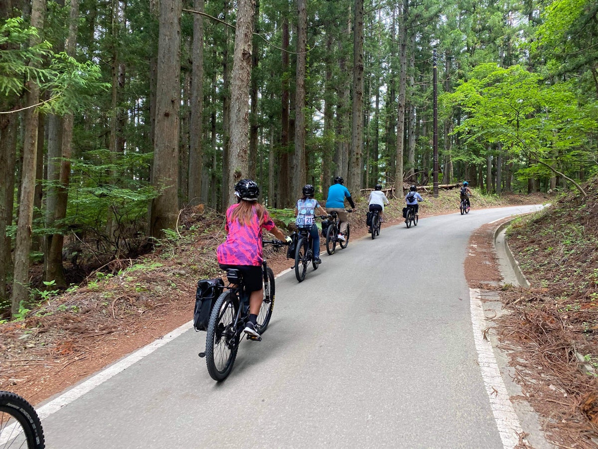 【８月開催「Camp & E-Bike」を体験しよう！】テーマは“大人の夏休み”E-MTBで遊ぶ夏のゲレンデライド！グランスノー奥伊吹の夏のスキーゲレンデをE-Bike（電動アシスト自転車）で頂上へ！のサブ画像8