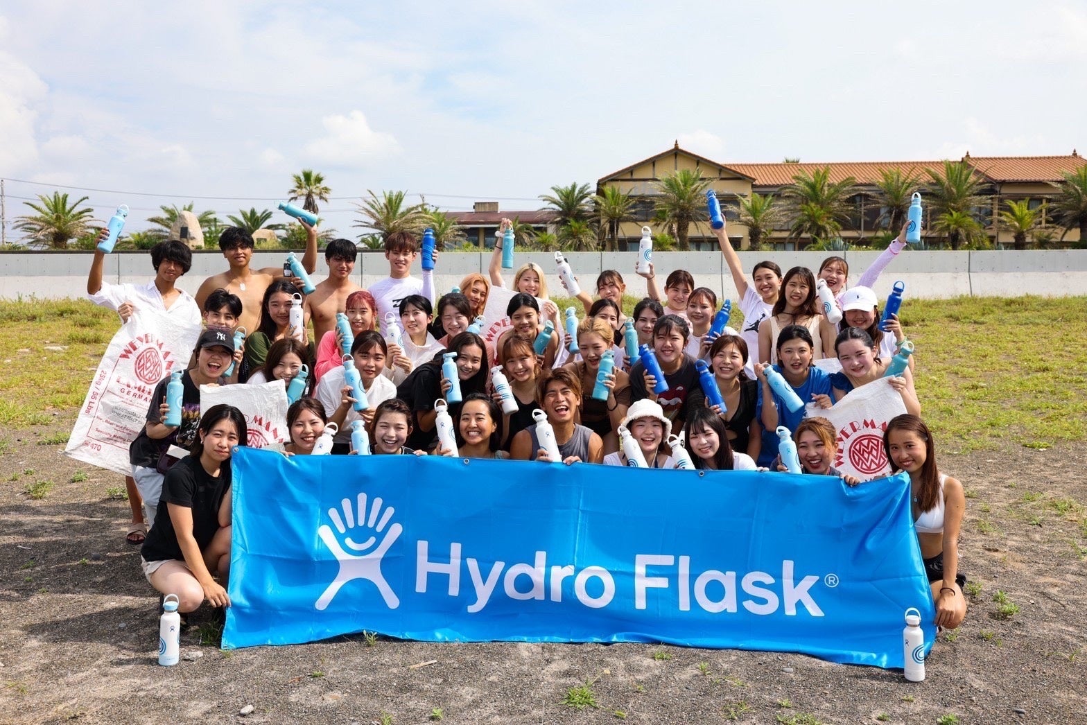 【ビーチクリーンで海を綺麗に】総勢約60名が参加！Z世代団体・NAMIMATI(ナミマチ)主催のイベントを、Hydro Flask®がサポートしました。のサブ画像1