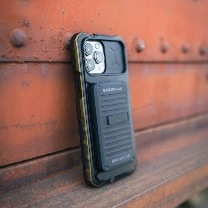 エレメントケース（ELEMENT CASE）から、軍事規格の装甲性能を持つiPhoneケース「Black Ops iPhone Case」が発売。のメイン画像