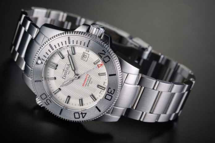 スイス時計ブランド「DAVOSA（ダボサ）」より、進化を遂げたダイバーズウォッチ「アルゴノーティック ルミス」が再び登場のメイン画像
