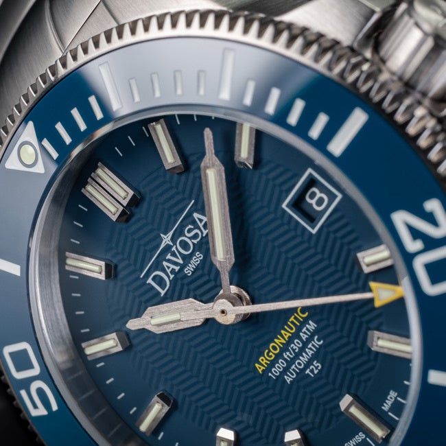 スイス時計ブランド「DAVOSA（ダボサ）」より、進化を遂げたダイバーズウォッチ「アルゴノーティック ルミス」が再び登場のサブ画像3_「ブルー」と「ブラック」はベゼル素材に従来のハイテク・セラミックを採用