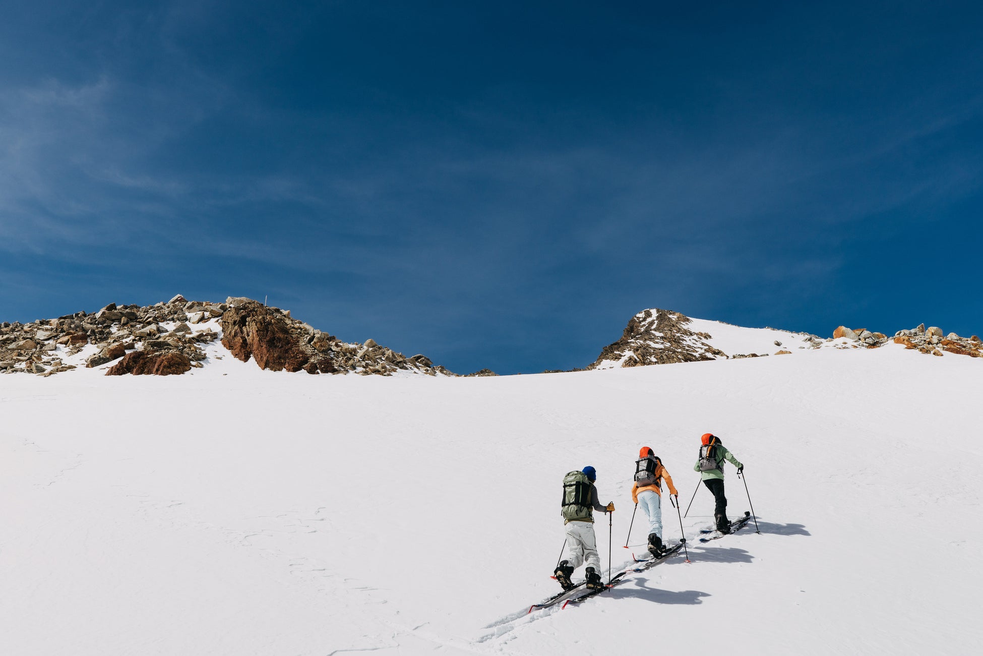 ゲレンデオープン前でも、自分で登って滑るのがスノーボーダーの“山開き”本格的な雪を待ち侘びるカルチャーに浸る、晩秋仕様の機能的コレクション Burton Fall Split Collection のサブ画像2