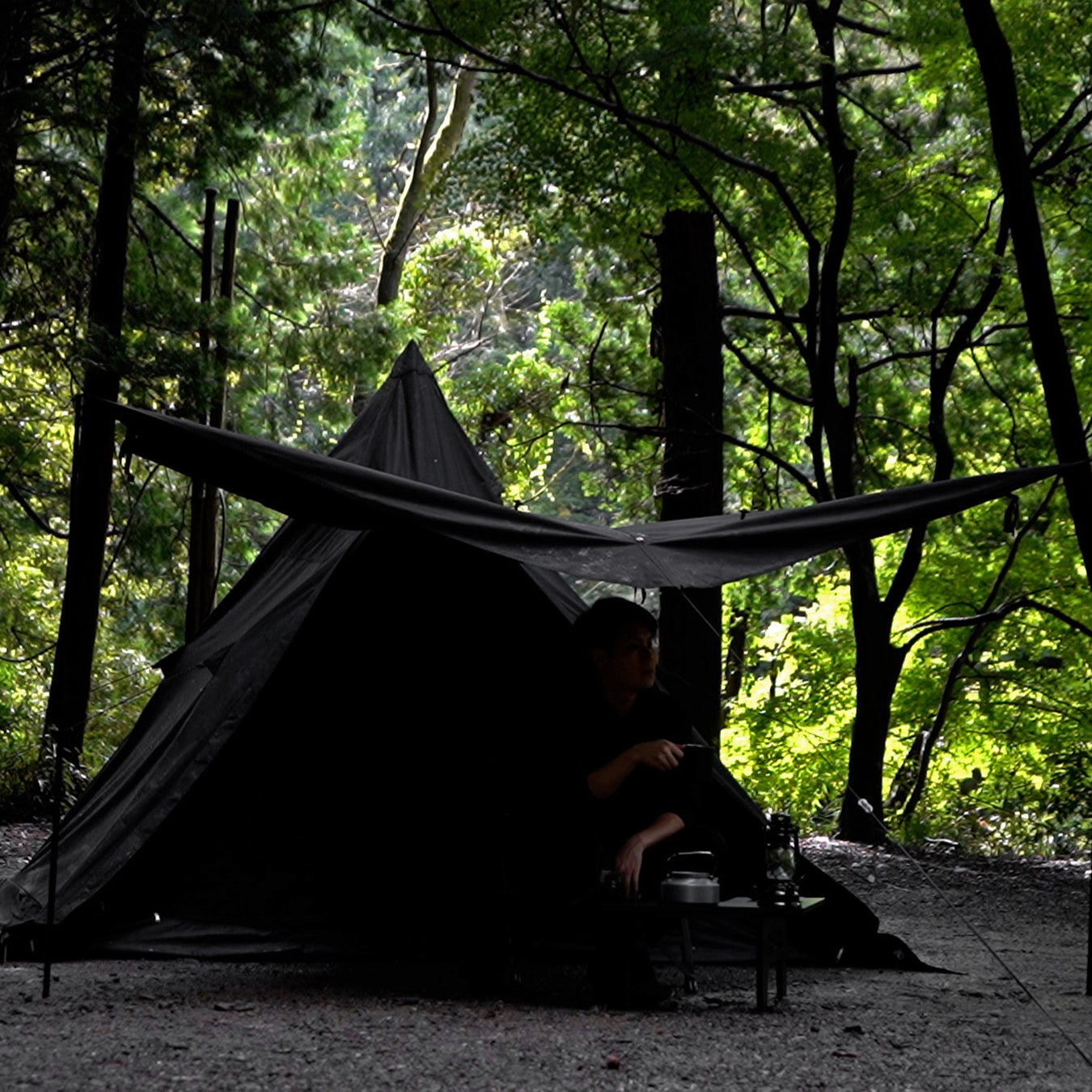 確かな存在感で渋いソロキャンプを。黒いワンポールTCテントが数量限定で予約販売を開始！のサブ画像4