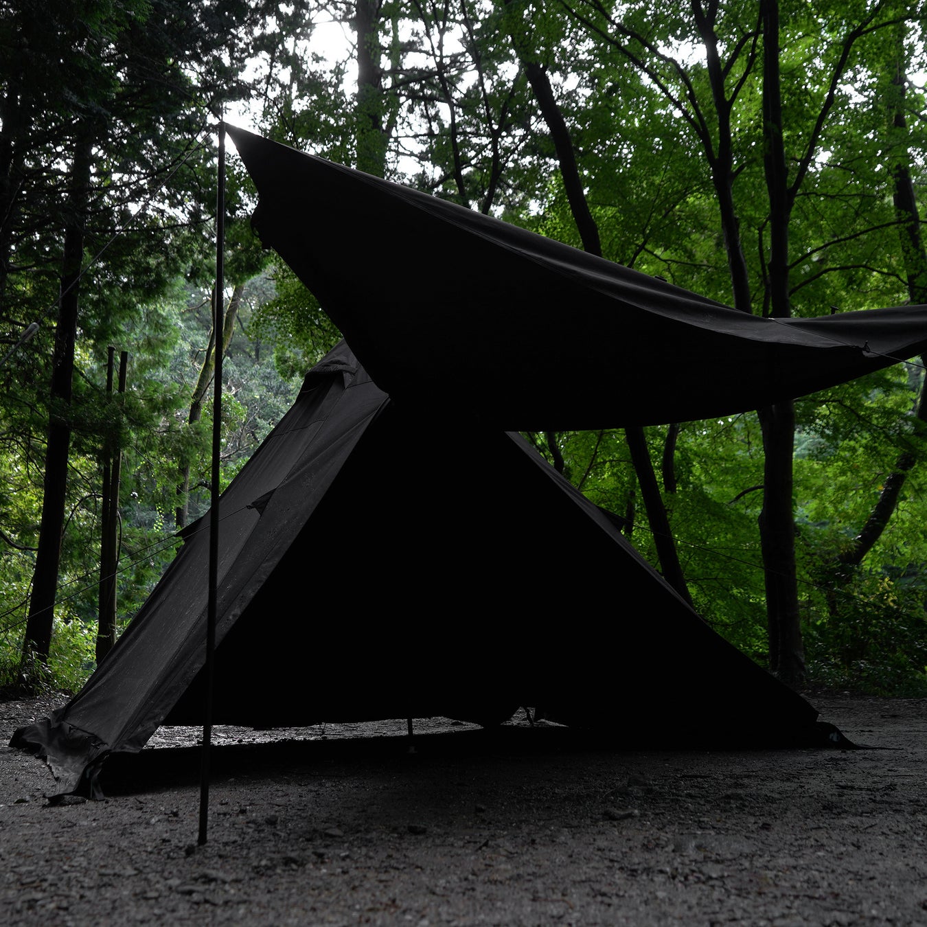 確かな存在感で渋いソロキャンプを。黒いワンポールTCテントが数量限定で予約販売を開始！のサブ画像5