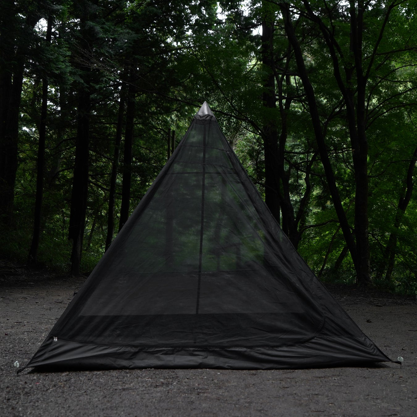 確かな存在感で渋いソロキャンプを。黒いワンポールTCテントが数量限定で予約販売を開始！のサブ画像9