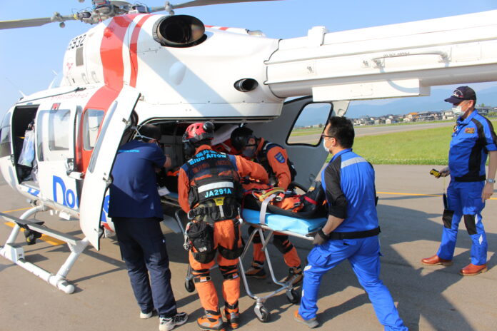 スキージャム勝山　遭難者救助訓練の実施のメイン画像
