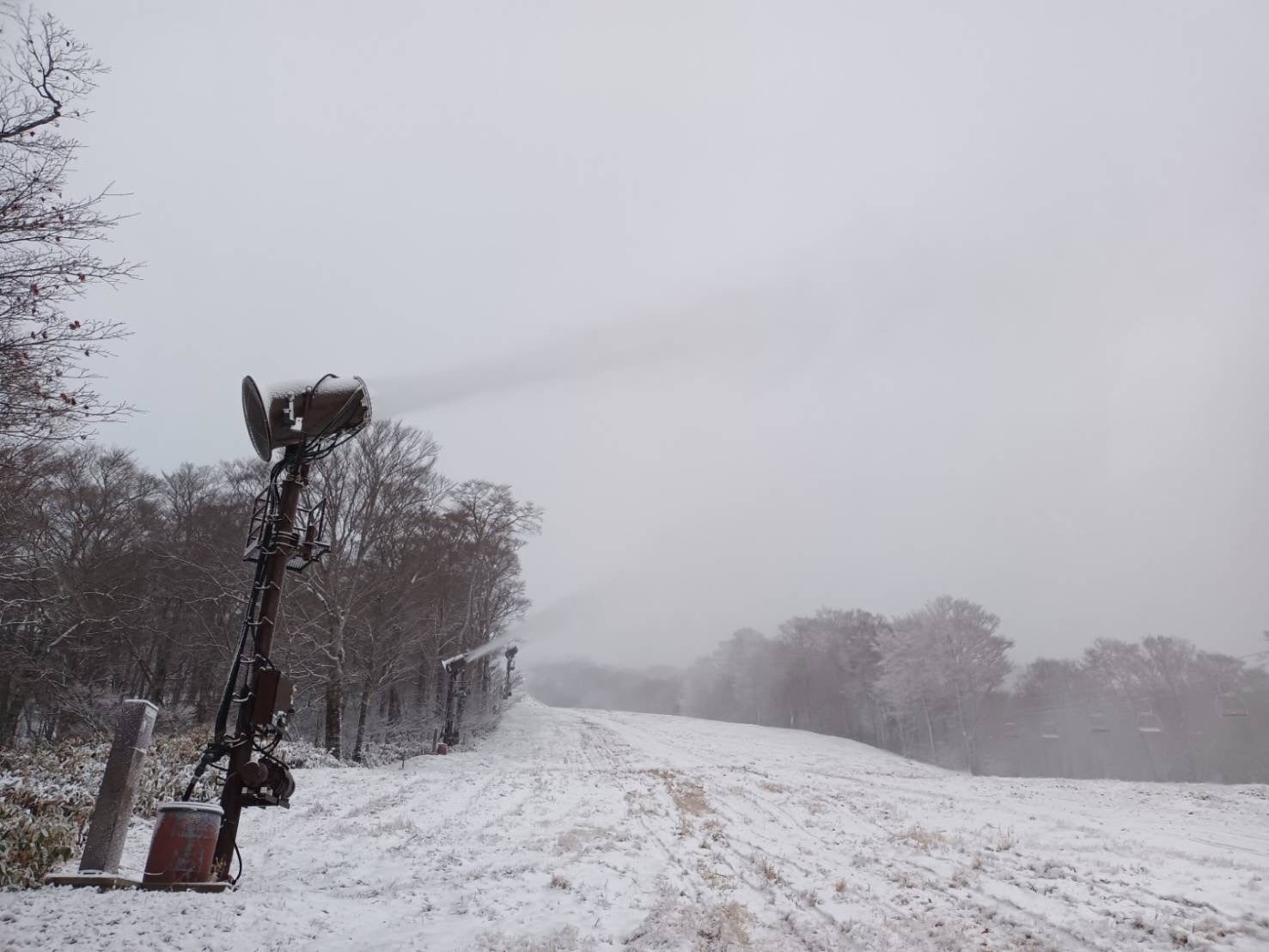 たんばらスキーパーク、今シーズンの人工降雪作業を開始のサブ画像1