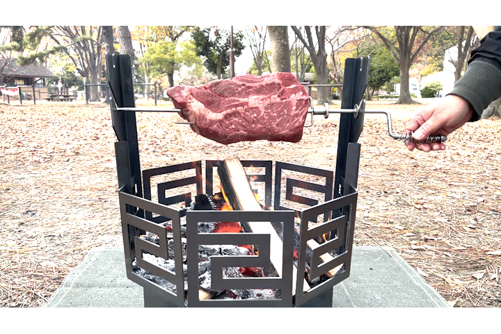 お肉をグルグル回して焼ける焚火台『インフィニティ肉焼きセット』が登場。CAMPFIREにて12月20日から先行発売開始のサブ画像9