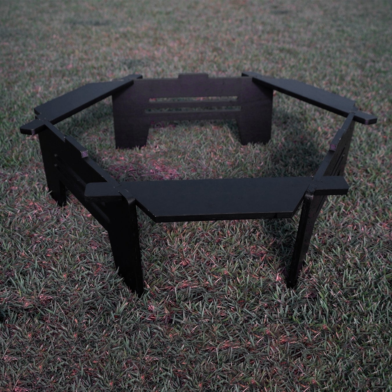 ウッドを黒く染め上げたオールブラックのヘキサテーブルが200個限定生産にて予約販売を開始！のサブ画像7