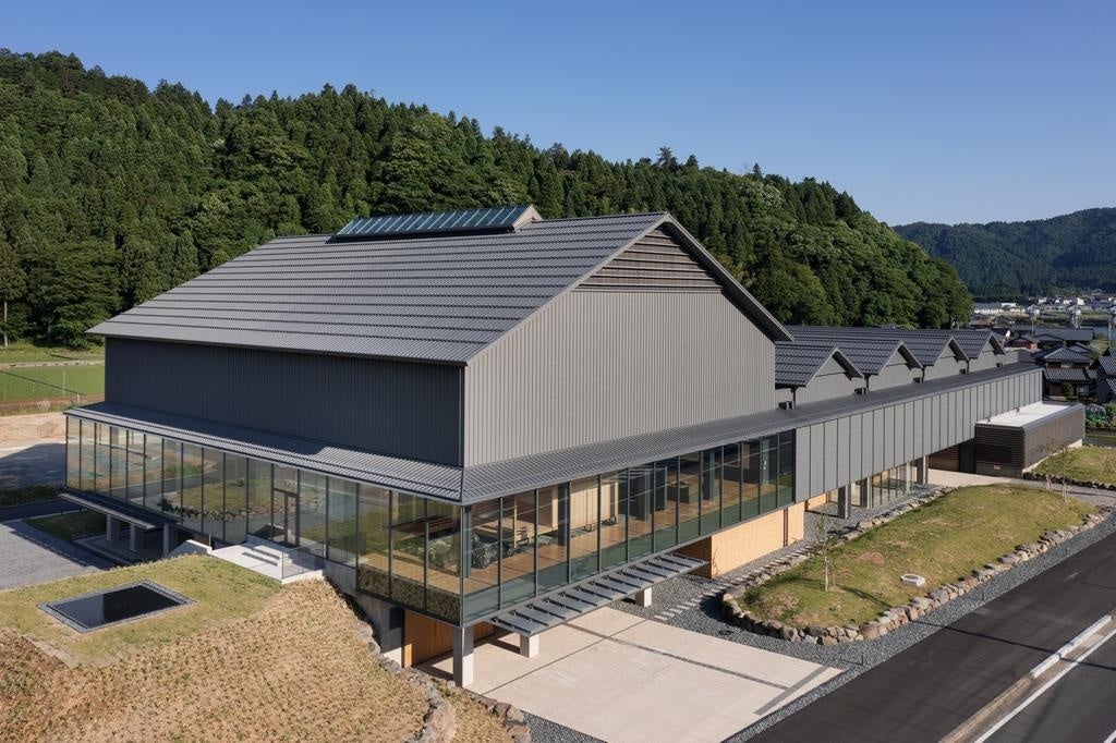 春うららの福井県　日本海を望むホテルでお花見をどうぞ！休暇村越前三国の芝生園地では３種の桜が花リレー　４月には桜の名所を訪ねるツアーも実施しますのサブ画像6