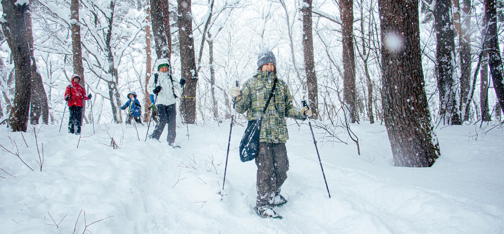 奥越前の“雪の森”を歩く体験！子どもから大人まで楽しめる冬のアクティビティ「スノーシュー体験ツアー」2月11(土)、23日(祝木)開催のサブ画像4_雪の森を散策中