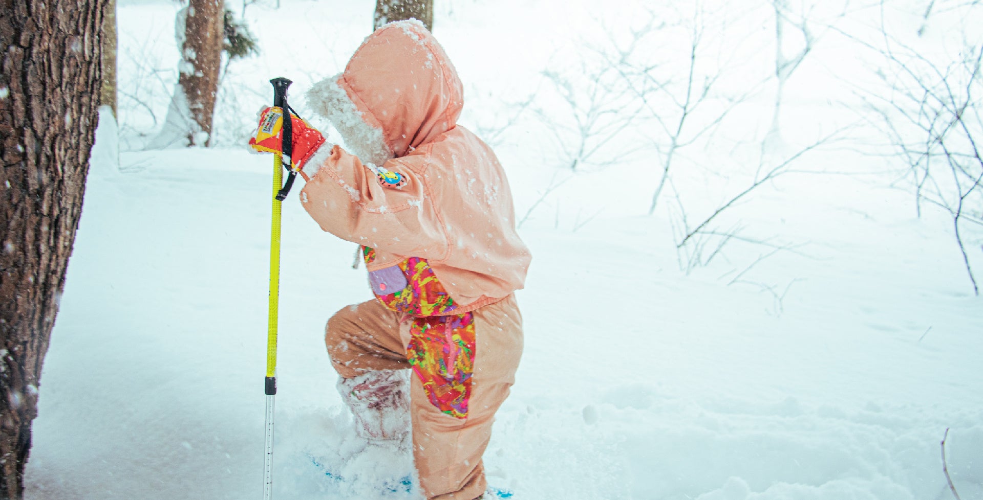 奥越前の“雪の森”を歩く体験！子どもから大人まで楽しめる冬のアクティビティ「スノーシュー体験ツアー」2月11(土)、23日(祝木)開催のサブ画像6_子どもでも簡単に雪の上を歩くことができる