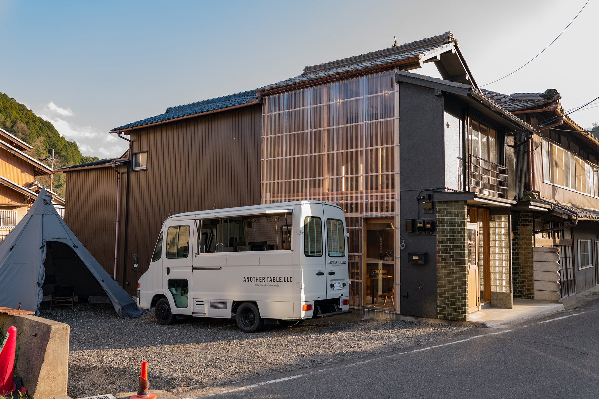 年間10万人が訪れる京都の大規模キャンプ場「笠置キャンプ場」隣接。アウトドアを通じて様々な人が交流し、また新たな扉が開くコーヒースタンド「Doors Coffee Roastery」がプレオープン。のサブ画像15