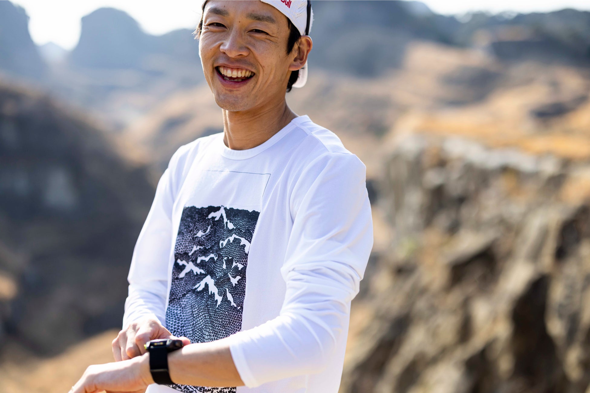 ブランドサポート第一号！プロ山岳ランナー上田瑠偉のオリジナルD2Cブランド「Ruy」は小笠原光研選手をサポート致します。のサブ画像6_Graphic Long Sleeve Shirt #1 White ¥7,700