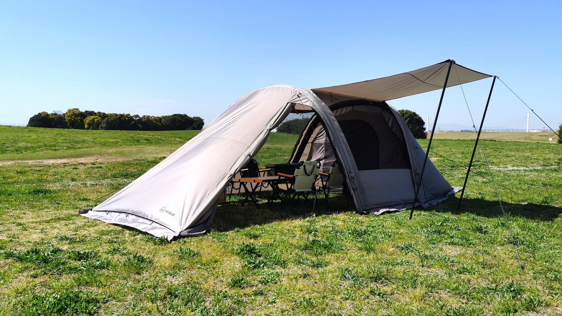 キャンプ用品ブランドM.W.Mから、新型２ルームエアーテント【READY Tent -Airvan-】が登場！のサブ画像1