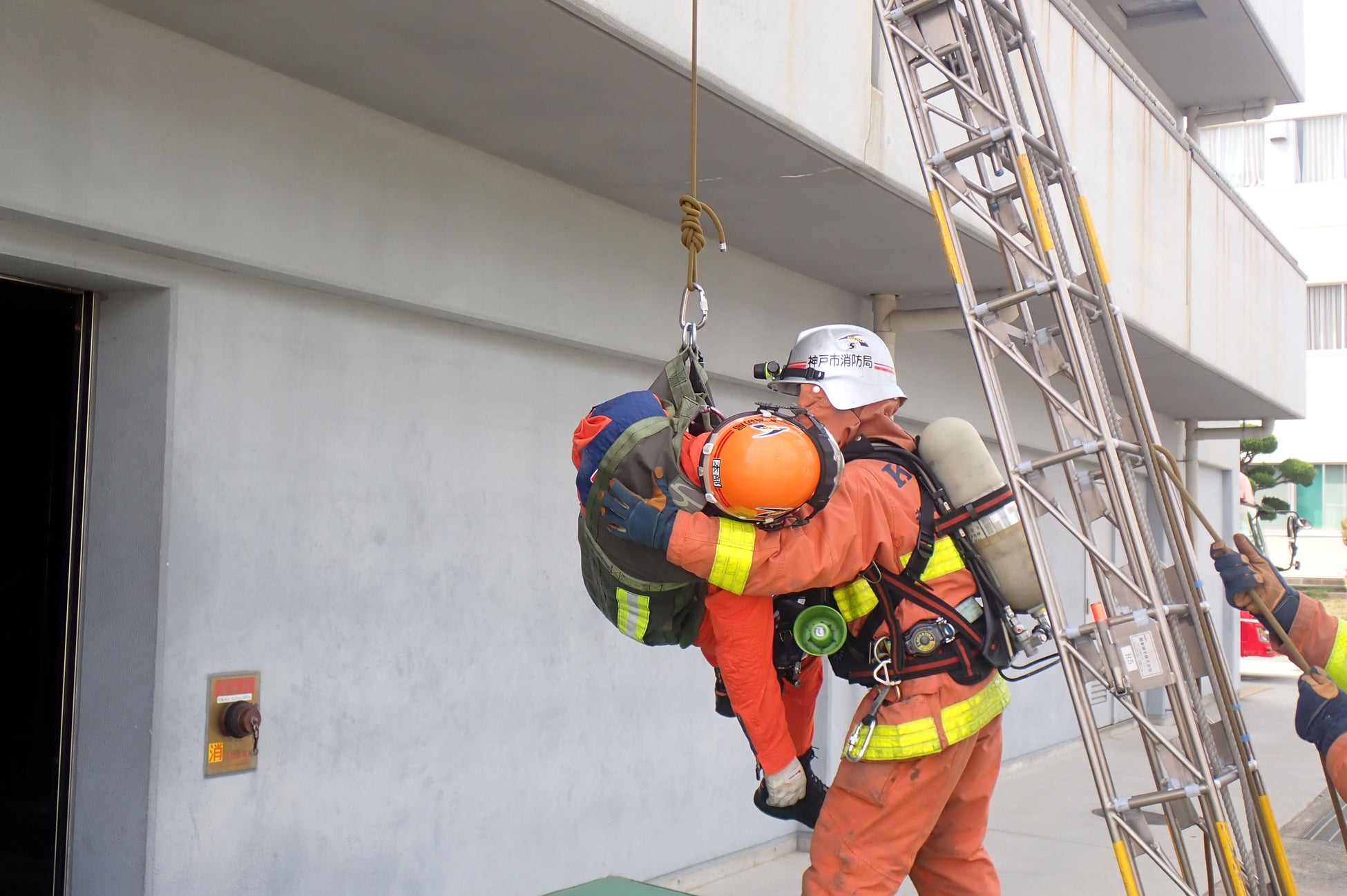 神戸市消防局とアウトドアメーカー・ファイントラックが火災救助のための「救助用ハーネス」を共同開発｜finetrack（ファイントラック）のサブ画像2