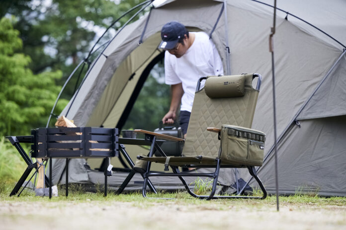ロースタイルで快適なキャンプを楽しむ新製品『WAQ Reclining Low Chair』が販売開始後6日で初回ロットが完売！のメイン画像