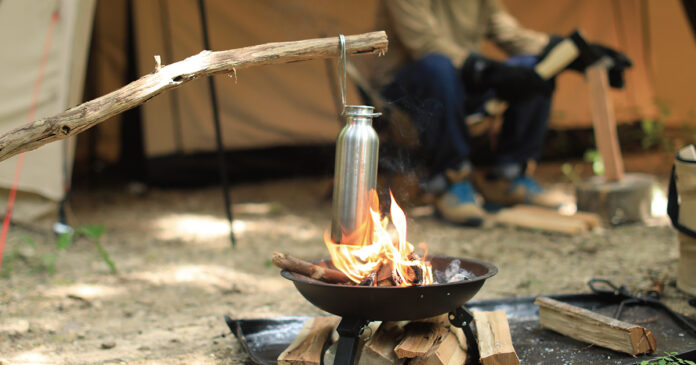 キャンプギアブランド「VASTLAND」、シングルウォール構造により焚き火に入れて湯沸かしができる「焚き火ステンレスボトル」を2023/9/16（土）に発売のメイン画像