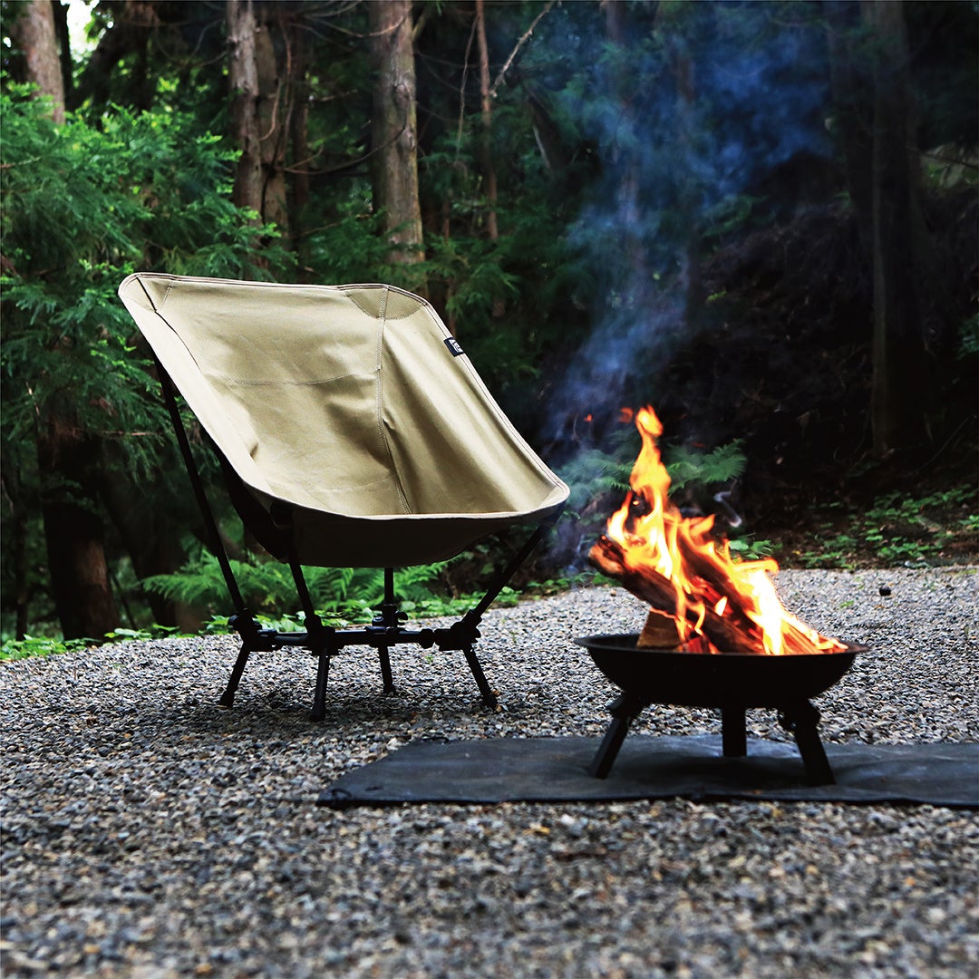 キャンプギアブランド「VASTLAND」、キャンプの快適さを上げる「3種類のキャンプフィットチェア」を2023/9/23（土）に同時発売のサブ画像6_焚き火を楽しめる帆布