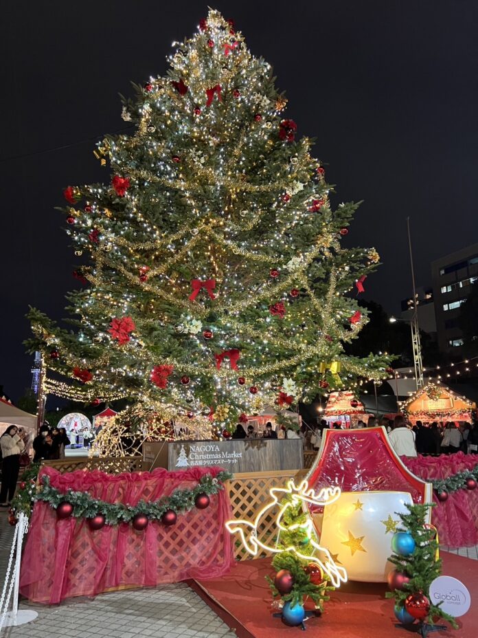 今年もこの季節がやってくる！大きなクリスマスツリーのもと、ドイツのグルメや雑貨を楽しめます。「名古屋クリスマスマーケット 2023」12月9日（土）より開催！のメイン画像