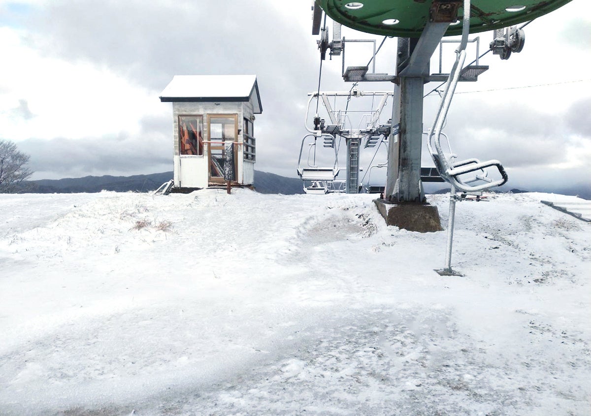 グランスノー奥伊吹「初冠雪」！！標高１０００m以上のスキー場のゲレンデが「雪化粧」！！スキー場は１２月１６日（土）オープン予定！！のサブ画像3