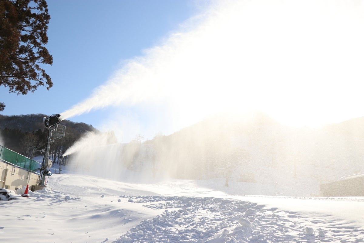 グランスノー奥伊吹「初冠雪」！！標高１０００m以上のスキー場のゲレンデが「雪化粧」！！スキー場は１２月１６日（土）オープン予定！！のサブ画像6
