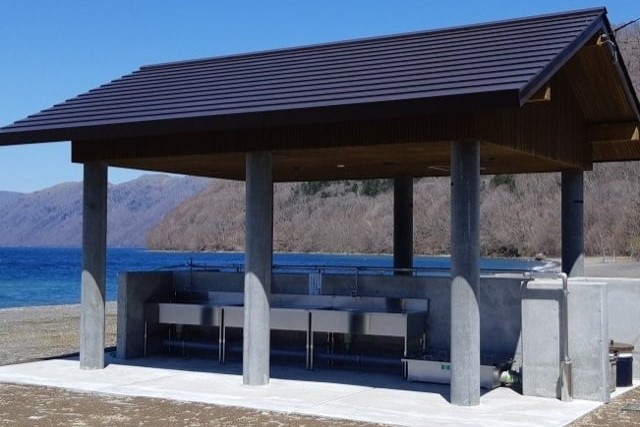 北海道ならではの絶景ロケーション　支笏湖のほとりのモラップキャンプ場は４月２６日（金）にオープン　５月１１日（土）にはユニバーサルサイト（オートサイト）も新設オープンしてより快適にのサブ画像9_キャンプ場内には3棟の炊事棟があります