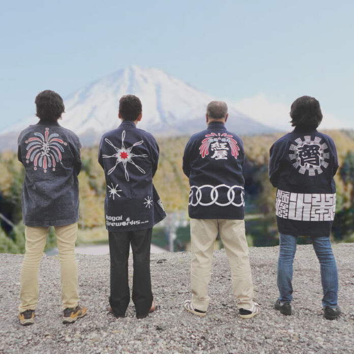 世界で唯一・富士山の敷地内開催の春の花火エンターテイメント