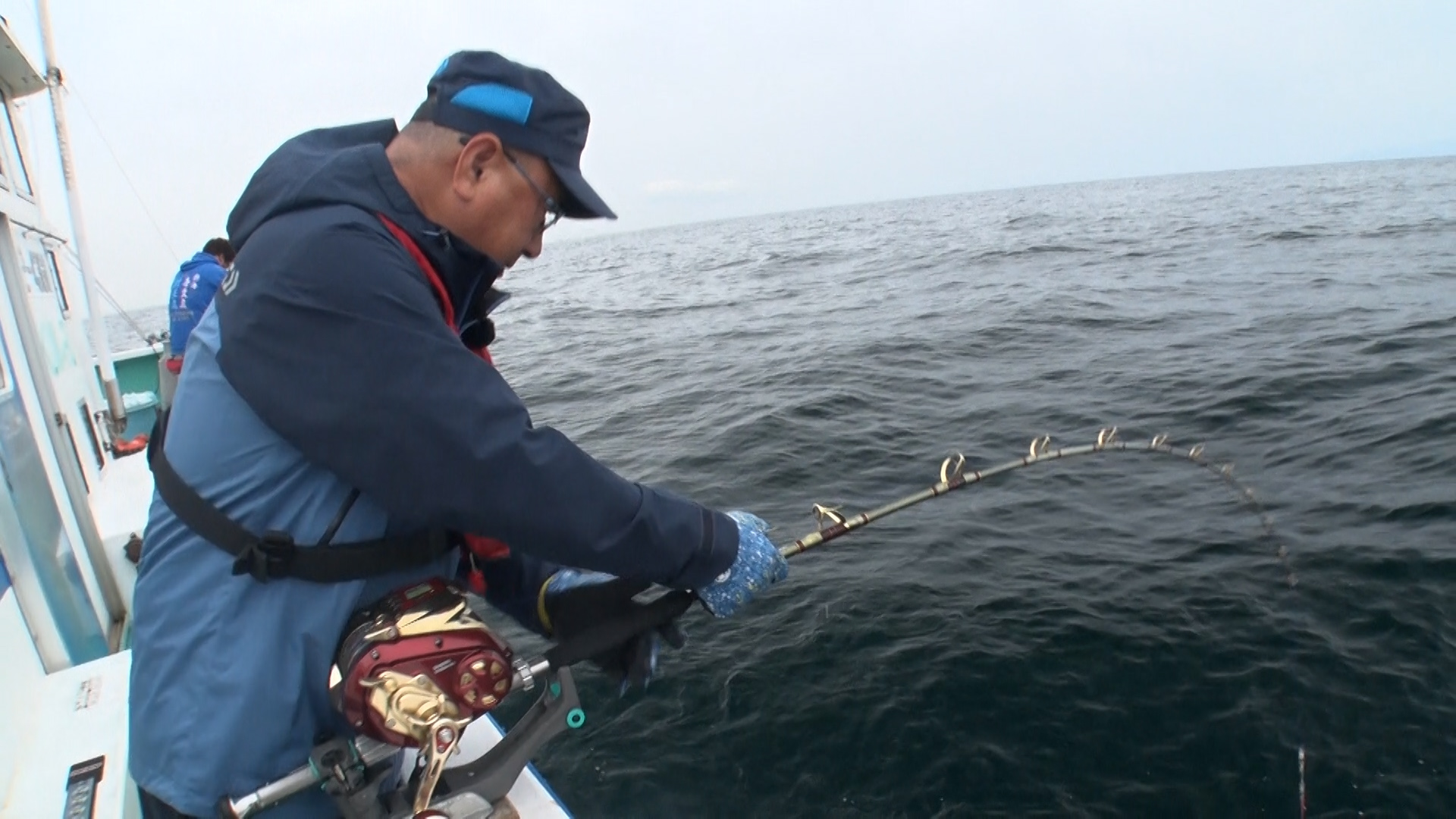【THEフィッシング】狙うは水深1000m!深海に潜む高級魚ベニアコウのサブ画像5_©テレビ大阪