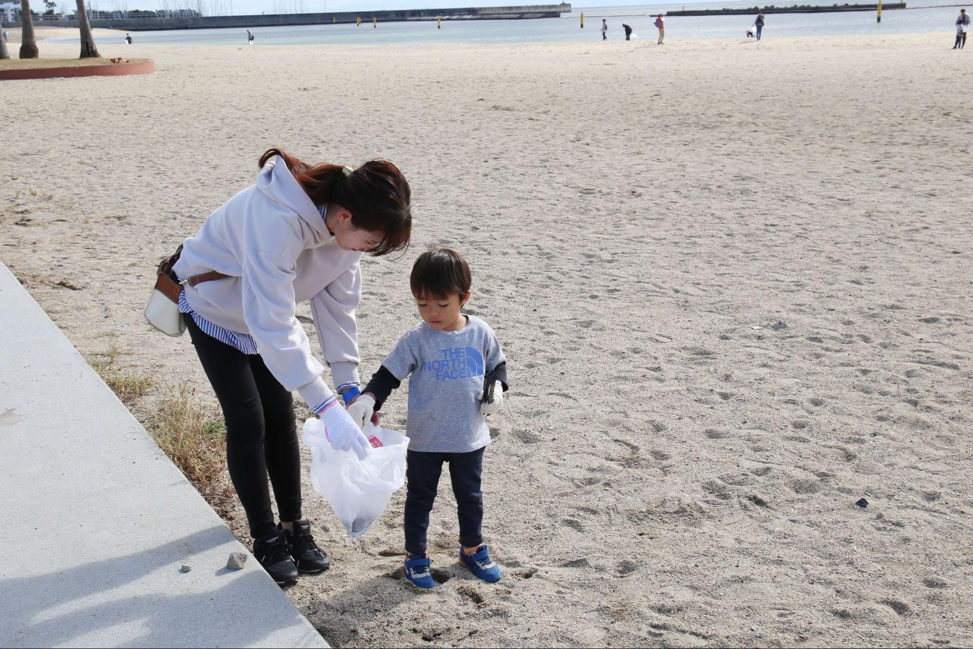 ネスレ×KOBELCO×須磨UBP 共同アクション『One Action Beach Clean 2024 ×ユニバーサル地引網』のサブ画像4