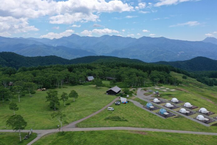 SORAに包まれる山頂グランピング！「OZE-HOSHISORA GLAMPING＆CAMP RESORT」のメイン画像