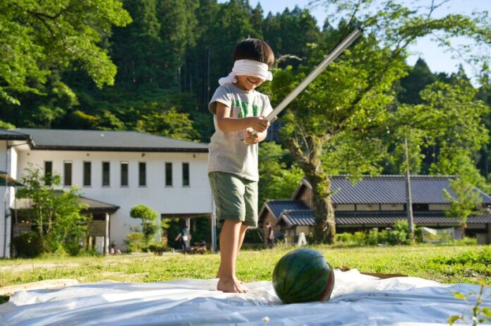 【夏到来！】夏といえば、スイカ割り！楽しく割って、楽しく食べよう！のメイン画像