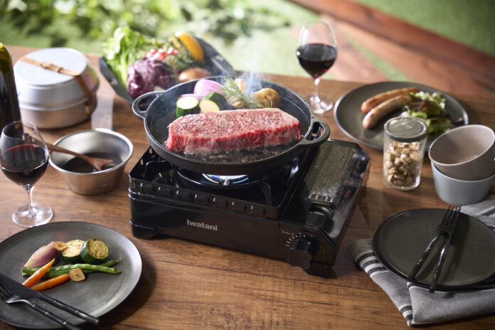 分厚いステーキ肉が美味しく焼ける！イワタニカセットフー専用アクセサリーシリーズから「ステーキ鉄板プレート」を新発売のメイン画像