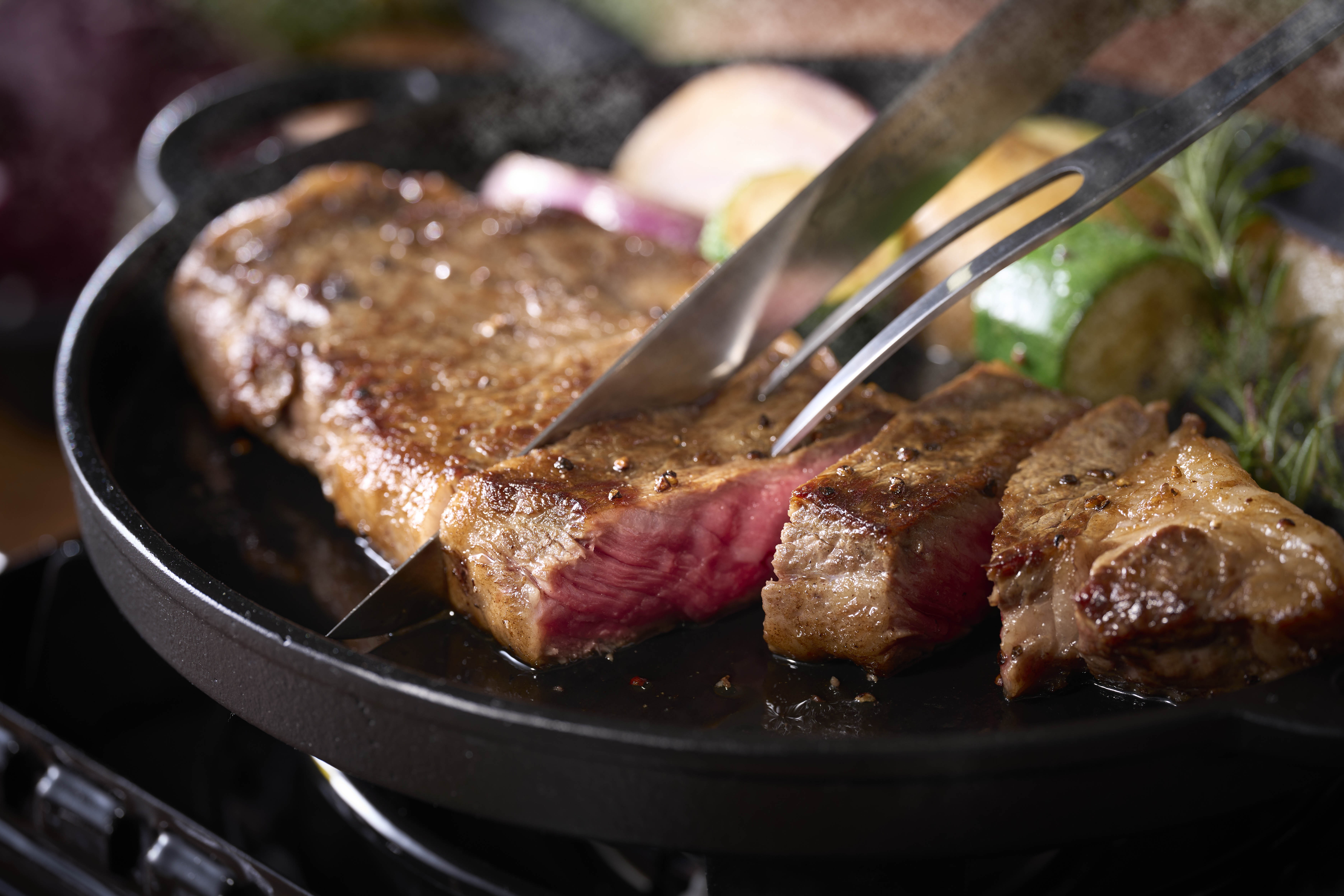 分厚いステーキ肉が美味しく焼ける！イワタニカセットフー専用アクセサリーシリーズから「ステーキ鉄板プレート」を新発売のサブ画像3