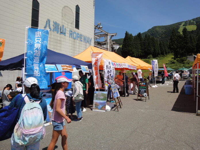 【六日町 八海山スキー場】真夏でも天然雪で楽しめる！「夏の天空雪まつり in八海山」を開催のメイン画像